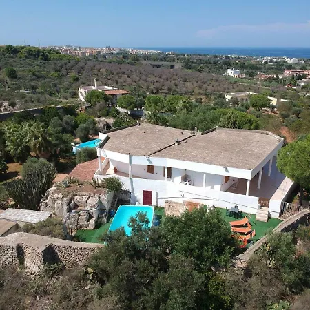 Holiday home Il Carrubo